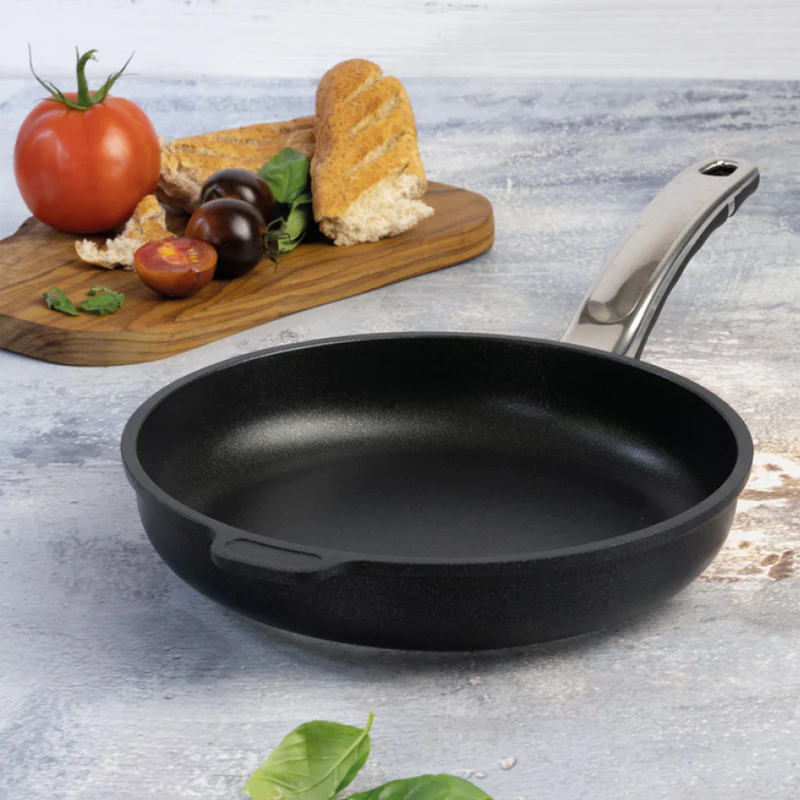Titanová pánev 24 cm vysoká 4,5 cm BAF Gigant